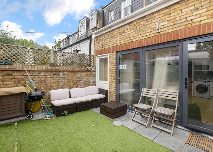 Putney Thames Garden Flat